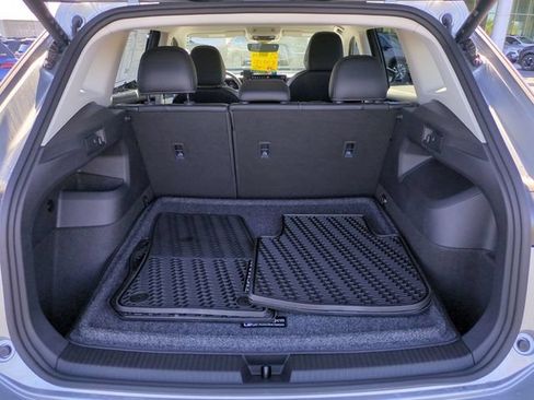 Used 2025 Volkswagen Tiguan SE AWD/4WD image 30