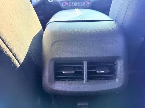 Used 2018 GMC Terrain SLE w/ Driver Convenience Package image 12