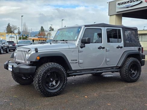 Used 2018 Jeep Wrangler Unlimited Sport w/ Connectivity Group image 1