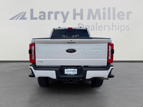 New 2026 Ford F350 Lariat w/ Black Appearance Package image 4