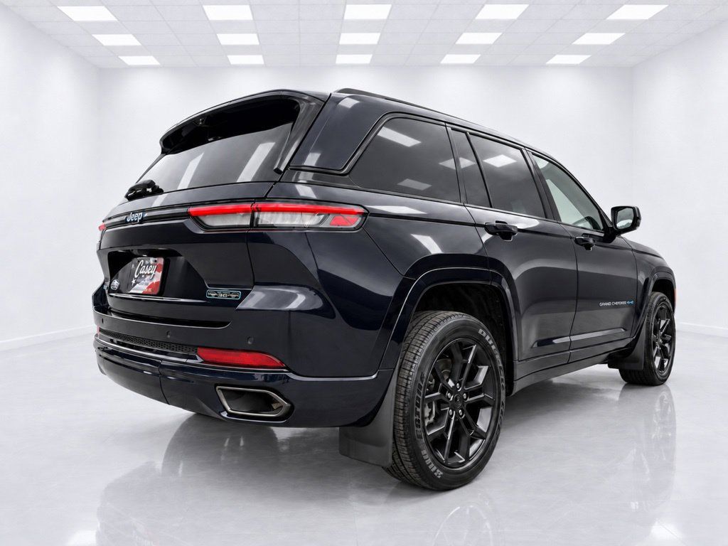 Used 2023 Jeep Grand Cherokee 30th Anniversary AWD/4WD image 15