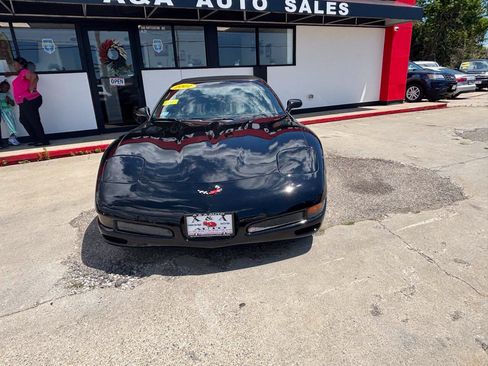 Used 2001 Chevrolet Corvette Convertible RWD image 3
