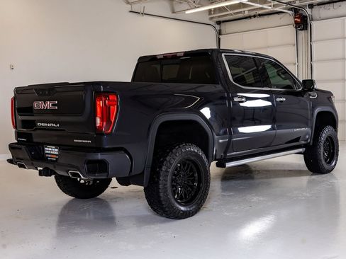 Used 2023 GMC Sierra 1500 Denali AWD/4WD image 10
