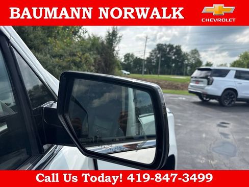 Used 2017 GMC Yukon XL Denali w/ Open Road Package AWD/4WD image 39