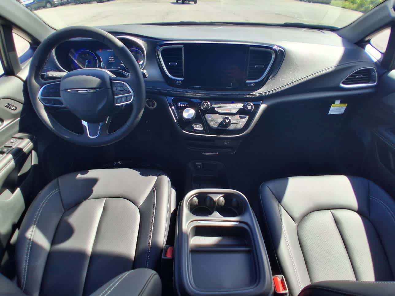 New 2027 Chrysler Pacifica Select AWD/4WD image 16