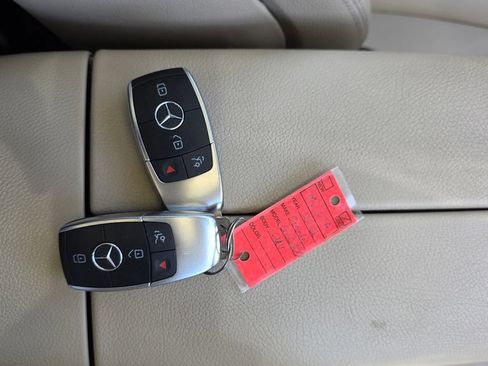 Certified 2022 Mercedes-Benz GLC 300 image 27