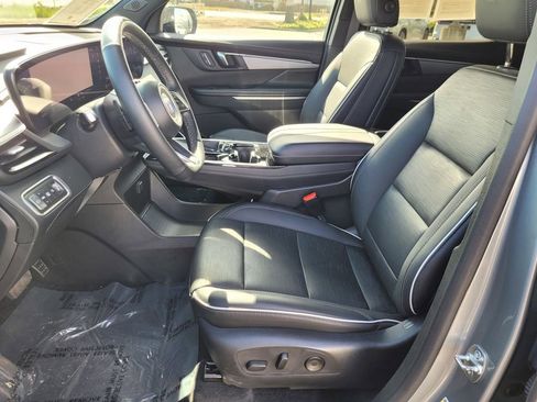 Used 2025 Buick Enclave Sport Touring image 15