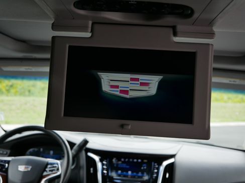 Used 2020 Cadillac Escalade Premium Luxury w/ Escalade Sport Edition AWD/4WD image 12