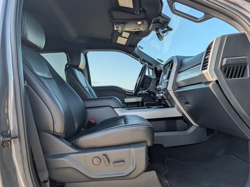 Certified 2022 Ford F250 Lariat w/ Lariat Ultimate Package AWD/4WD image 12