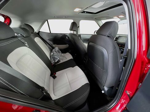 Certified 2026 Hyundai Venue SEL FWD image 27