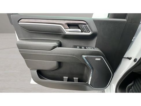 Certified 2024 Chevrolet Silverado 1500 LTZ AWD/4WD image 26