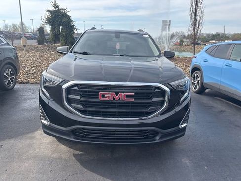 Used 2019 GMC Terrain SLE w/ Driver Convenience Package image 2