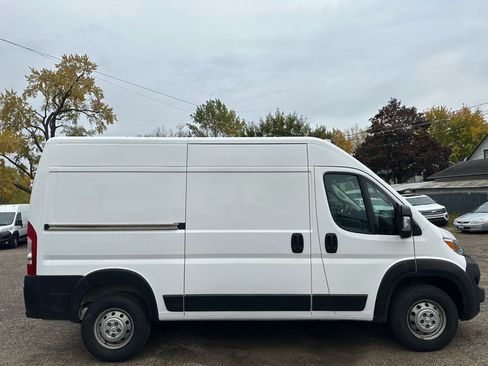 Used 2023 RAM ProMaster 2500 w/ Convenience Group image 4