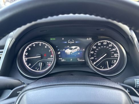 Used 2022 Toyota Camry SE w/ Cold Weather Package image 17