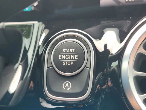 Used 2025 Mercedes-Benz C 300 Sedan image 54