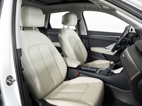 Used 2021 Audi Q3 2.0T Premium Plus w/ Premium Plus Package image 28