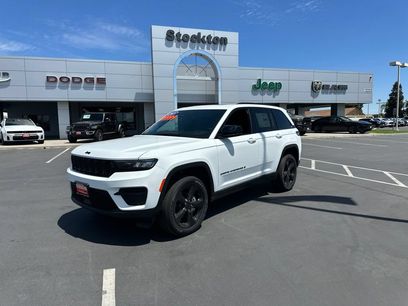 New 2025 Jeep Grand Cherokee Altitude