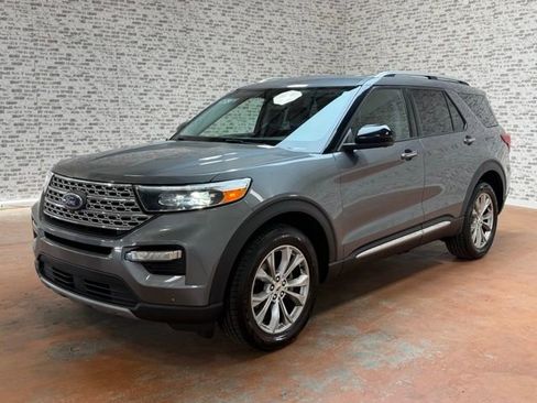 Used 2023 Ford Explorer Limited AWD/4WD image 3