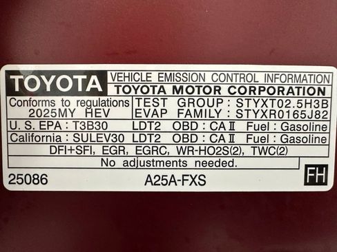 Used 2025 Toyota RAV4 XLE AWD/4WD image 67