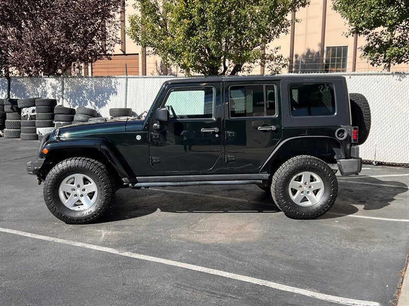 Used 2012 Jeep Wrangler Unlimited Rubicon w/ Connectivity Group AWD/4WD image 4