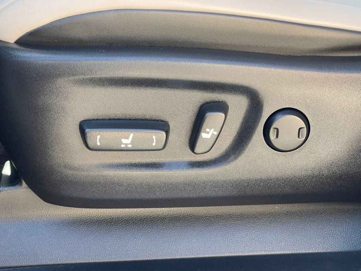 Used 2016 Toyota Mirai FWD image 16