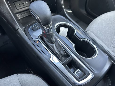 Used 2023 Chevrolet Equinox LS image 15