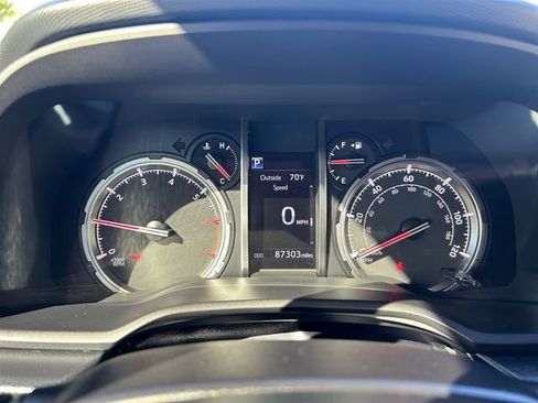 Used 2020 Toyota 4Runner TRD Off-Road image 14