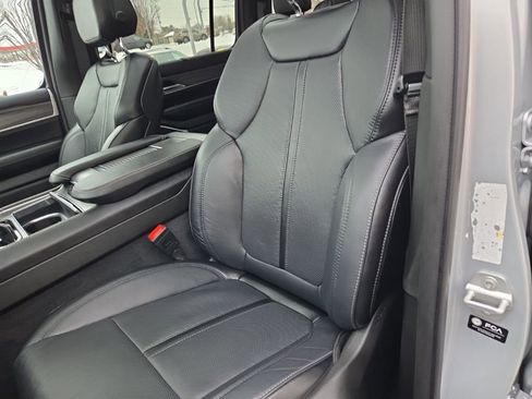 Used 2024 Jeep Wagoneer Series II w/ Convenience Group I image 20