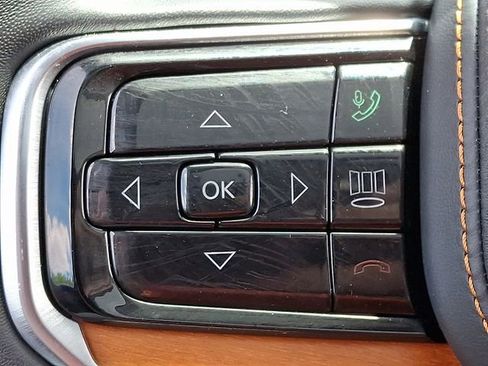 Used 2023 Jeep Grand Wagoneer Series III AWD/4WD image 21