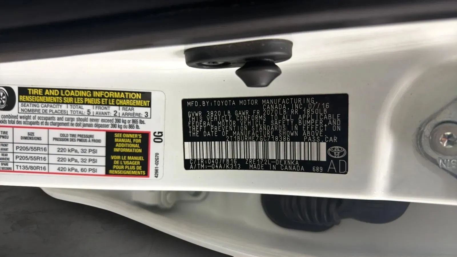 Used 2016 Toyota Corolla LE FWD image 28