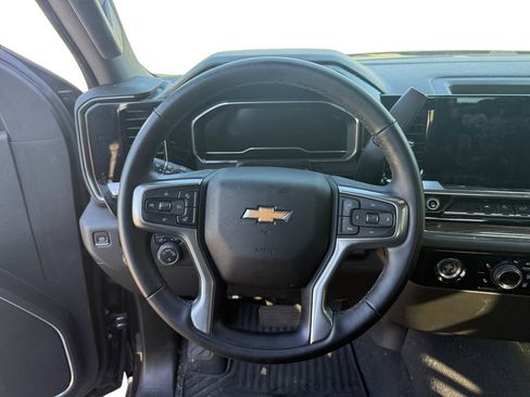 Used 2023 Chevrolet Silverado 1500 LT RWD image 12