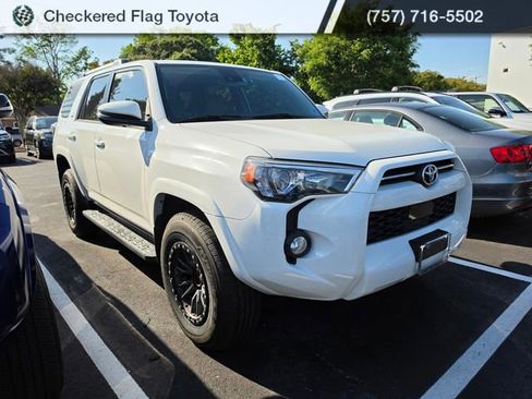Used 2020 Toyota 4Runner SR5 Premium w/ Moonroof Package AWD/4WD image 3