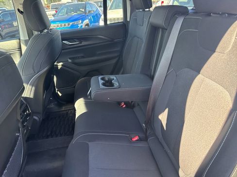 Used 2023 Jeep Grand Cherokee Laredo image 31