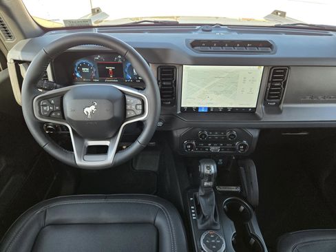 New 2025 Ford Bronco Badlands image 6
