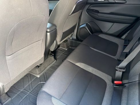 Used 2021 Chevrolet TrailBlazer LS w/ LPO, Blackout Package FWD image 9
