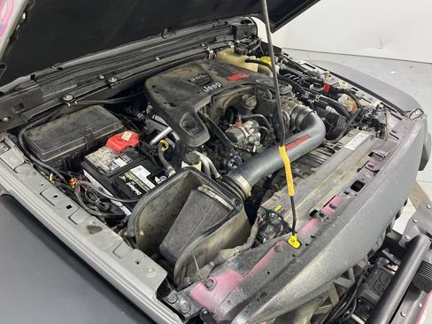 Used 2022 Jeep Wrangler Unlimited Rubicon w/ Cold Weather Group image 11