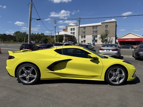 Used 2023 Chevrolet Corvette Stingray Premium Cpe w/ Z51 Performance Package RWD image 9
