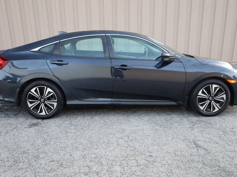 Used 2017 Honda Civic EX-T image 3