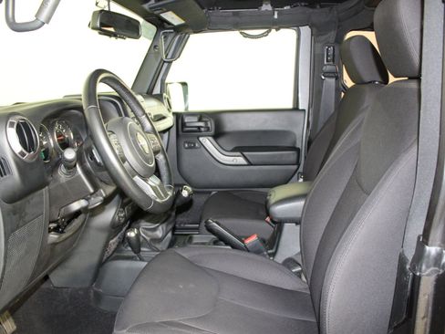 Used 2018 Jeep Wrangler Sport image 22