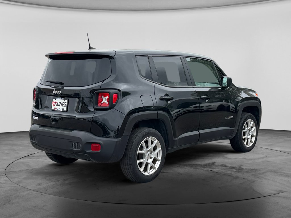 Used 2023 Jeep Renegade Latitude AWD/4WD image 8