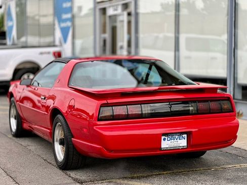 Used 1991 Pontiac Firebird Trans Am RWD image 3