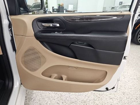 Used 2015 Dodge Grand Caravan SE w/ Quick Order Package 29E SE image 24