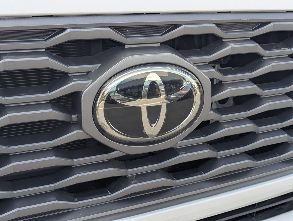 Used 2023 Toyota Tacoma TRD Off-Road AWD/4WD image 13