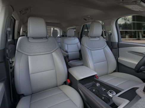 New 2026 Ford Explorer Active w/ Active Comfort Package image 10