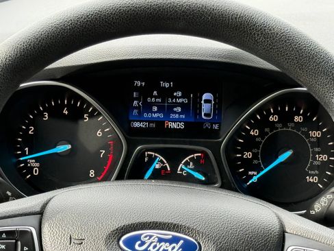 Used 2019 Ford Escape SE image 11