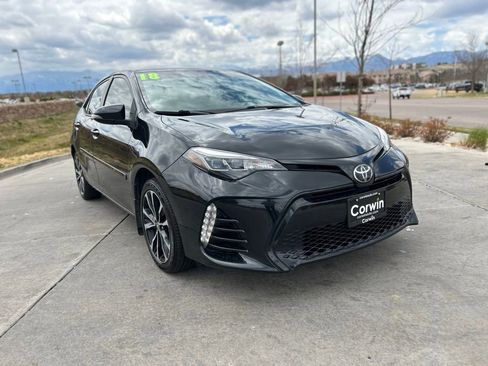 Used 2018 Toyota Corolla SE w/ SE Premium Package FWD image 2