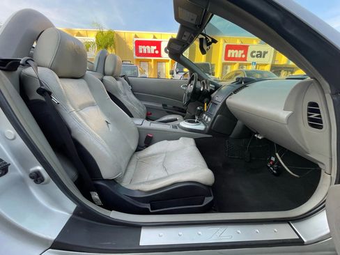 Used 2007 Nissan 350Z Touring image 26