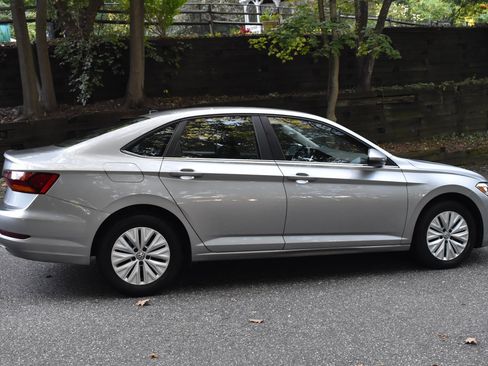 Used 2019 Volkswagen Jetta S w/ Driver Assistance Package image 9