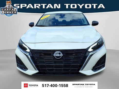 Used 2024 Nissan Altima 2.5 SV FWD image 2