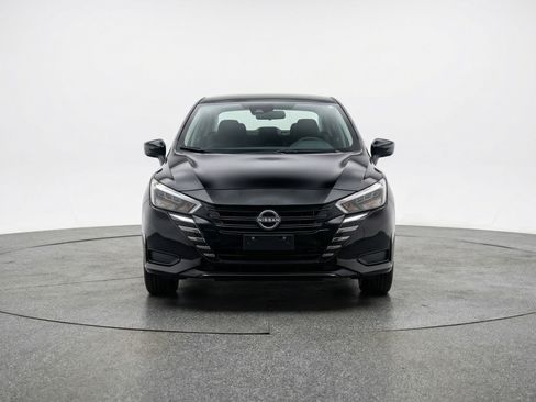 Used 2025 Nissan Versa SV FWD image 2